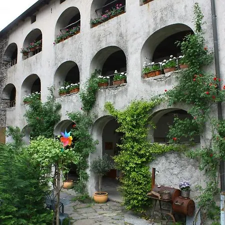 Affittacamere Casa Archi 2*